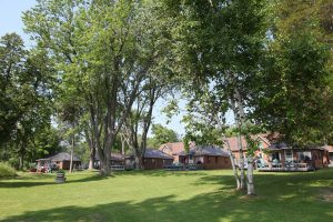Come enjoy the cottage lifestyle at Southview Cottages. We have lots of space for you and your family to spread out and enjoy yourselves.